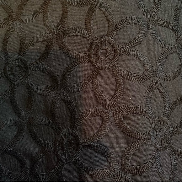 Woman’s Elle floral textured shorts size 14 - Picture 3 of 3